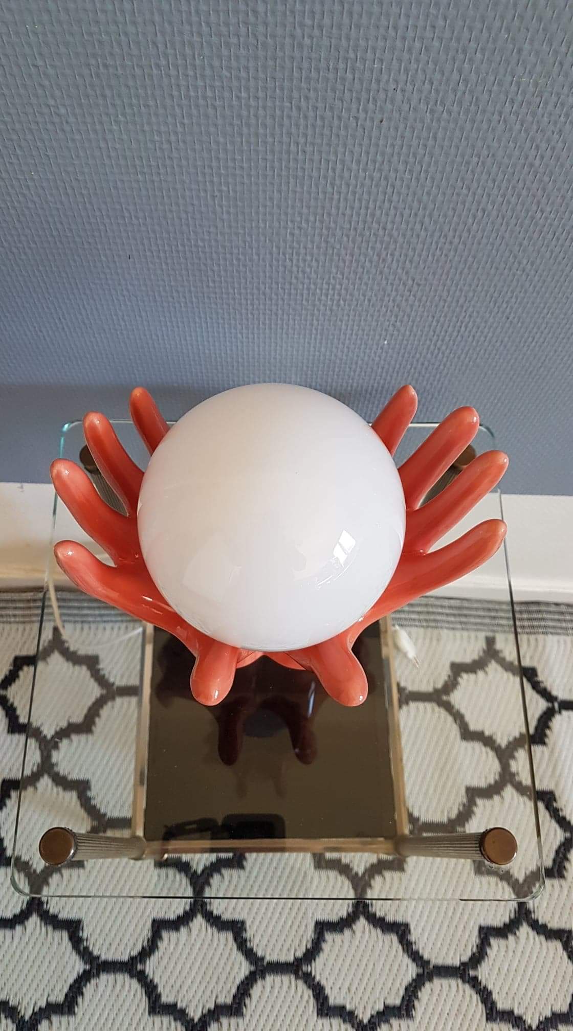 Salmon hands lamp with white opaline