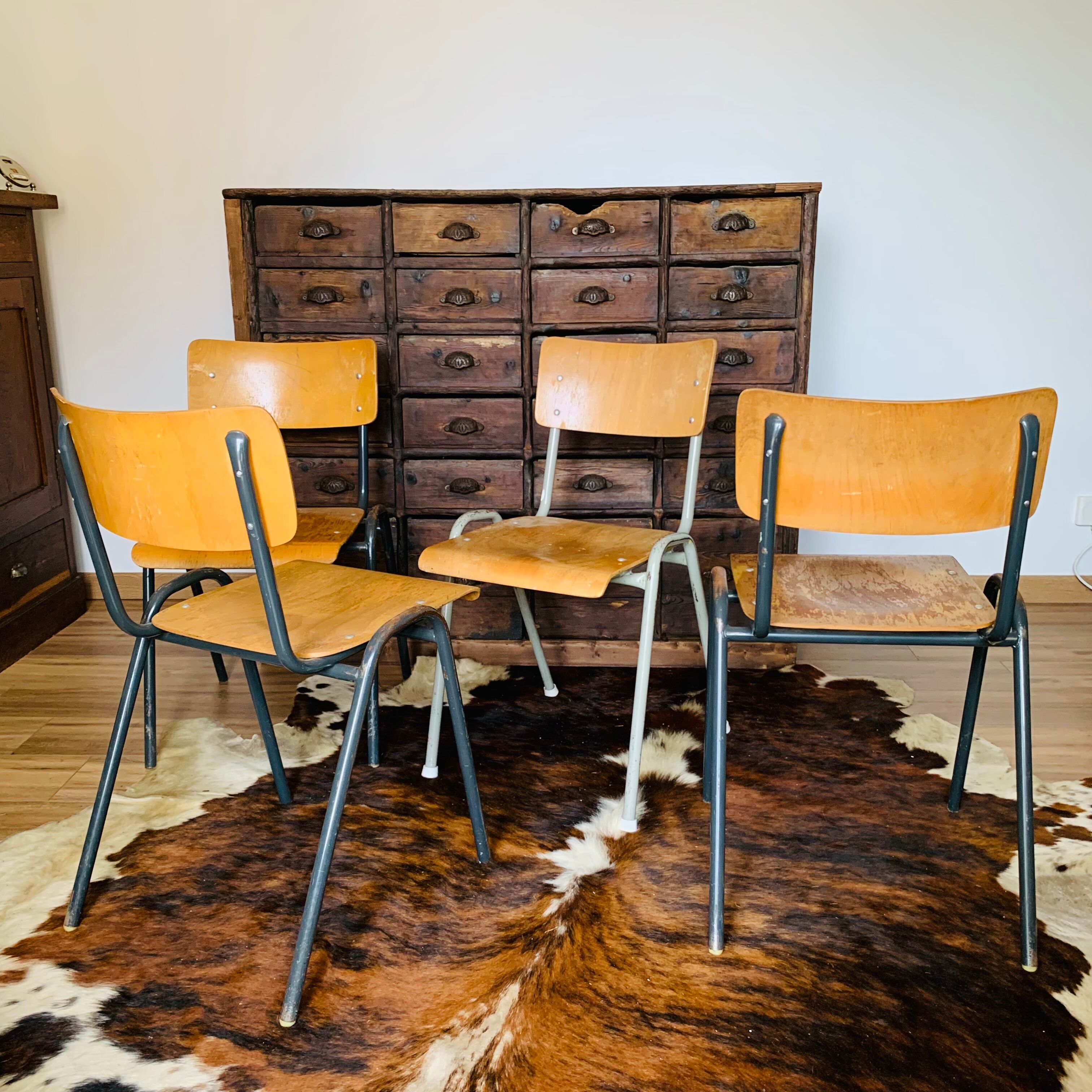 Lot de 4 chaises bois et métal