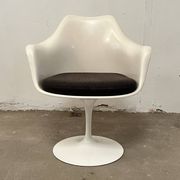 4 Tulip chairs by Eero Saarinen for Knoll