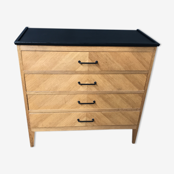 Dresser to the 60s