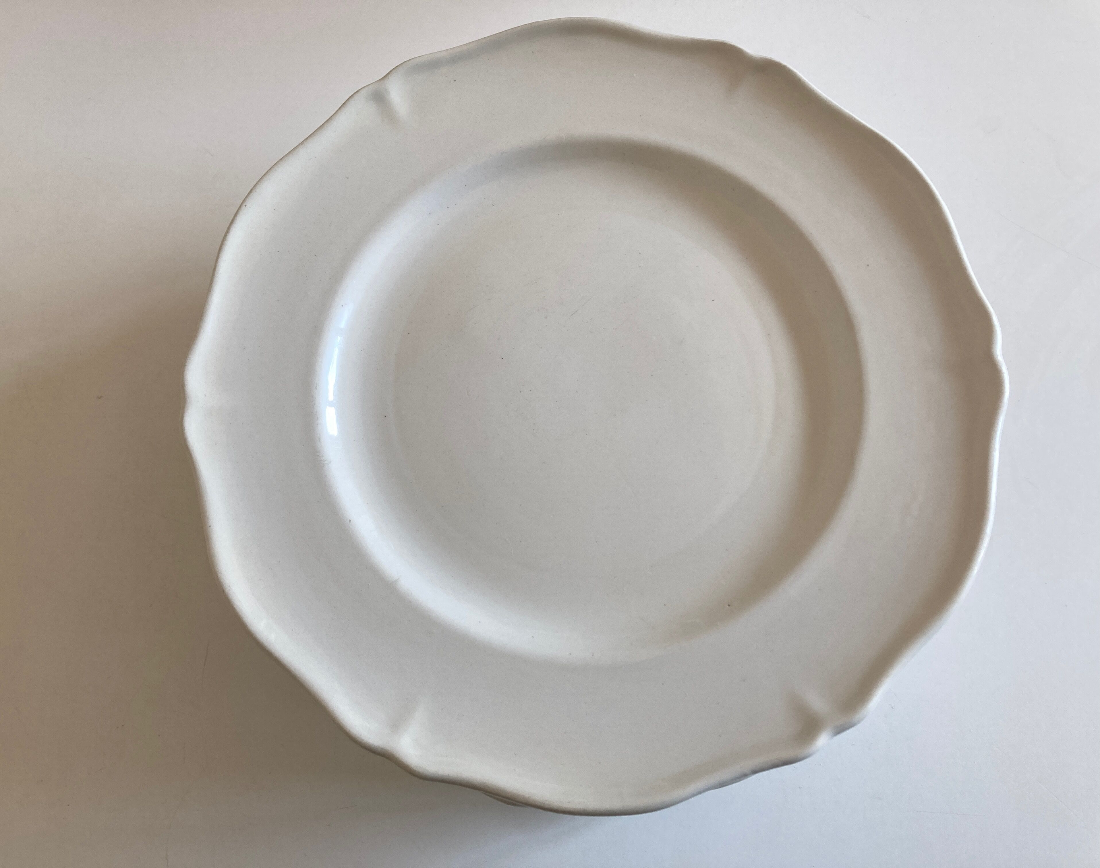 Set 10 plates with godrons in English iron earth 1950