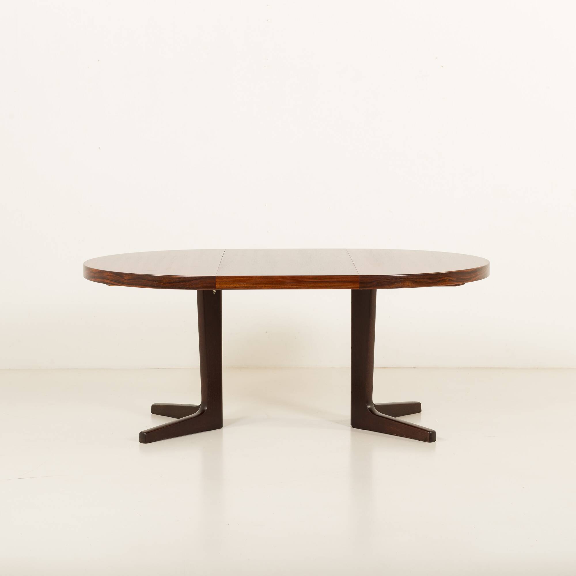 Danish Rosewood pedestal extension table attr. to Gudme Mobelfabrik, 1970s
