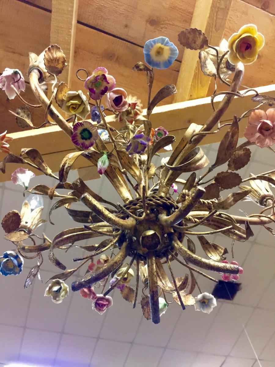 Chandelier in bronze and porcelain of the period 1900