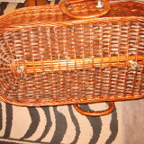 Cradle in rattan on wheels