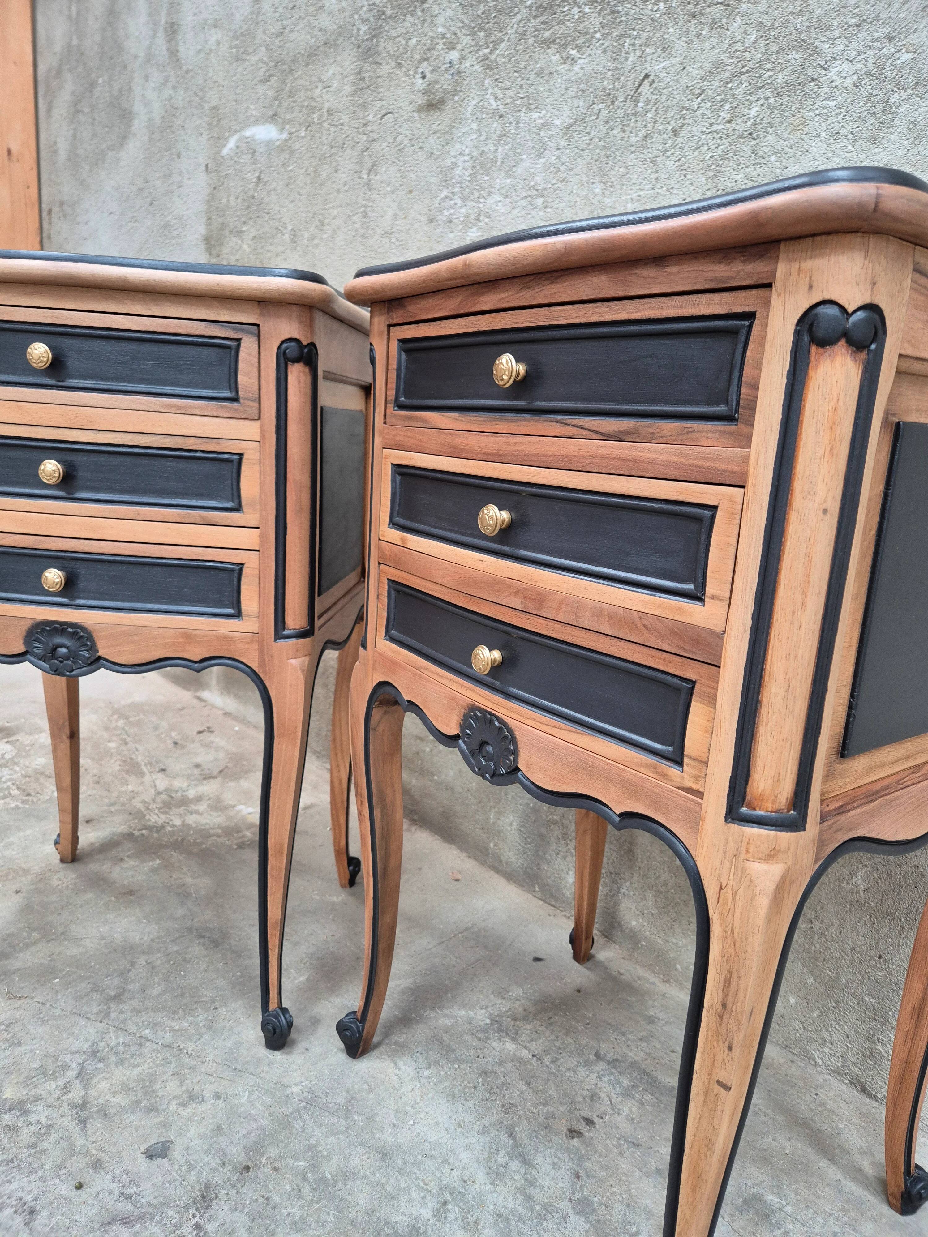 Set of bedside tables