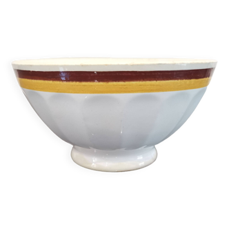 Authentic Vintage ceramic faceted bowl decorated with a double border