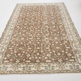 Tapis persan à motifs floraux beige et marron 147x264 cm SK 24773