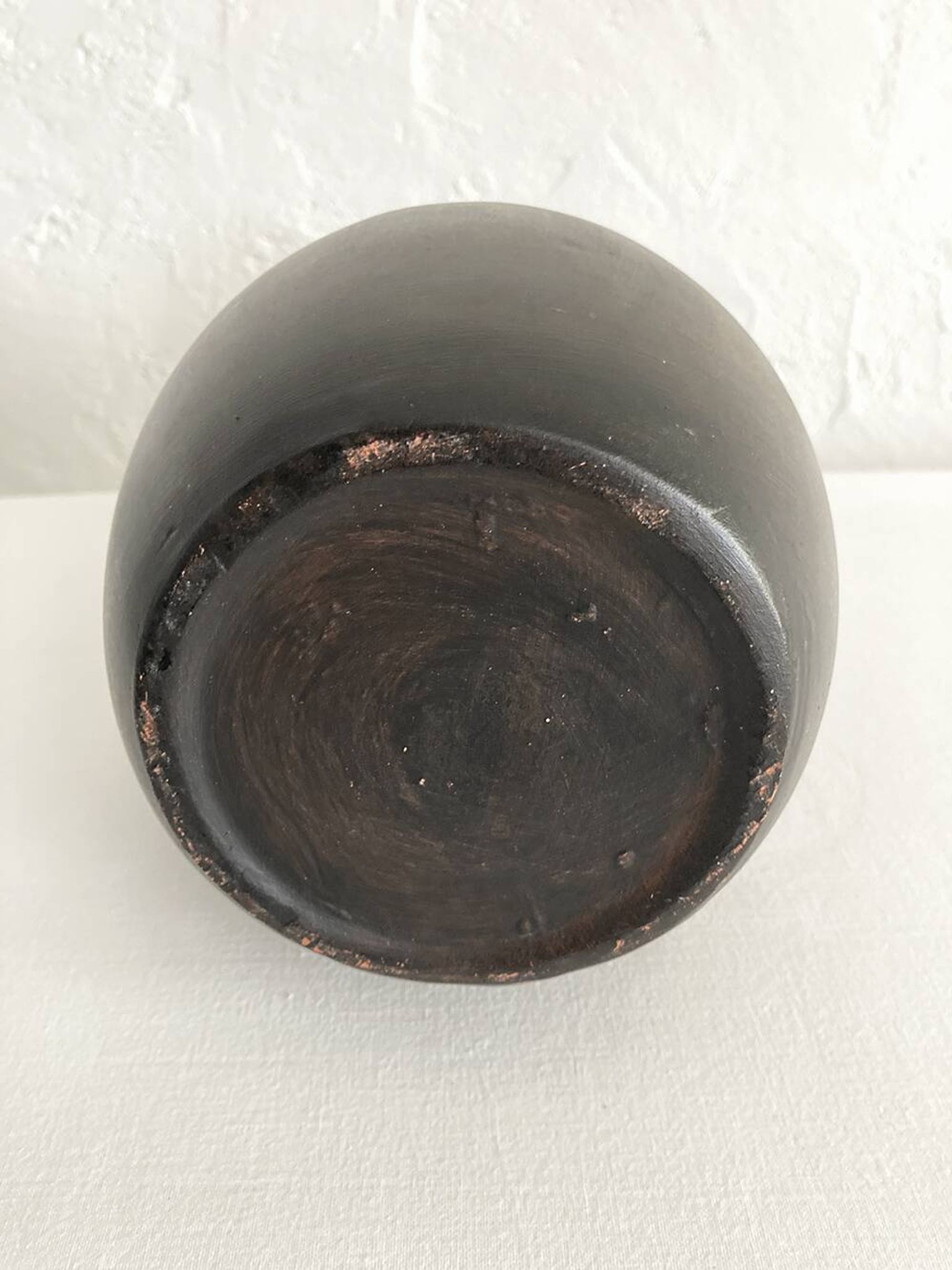 Ceramic vase painted in brown (wood effect), rounded model