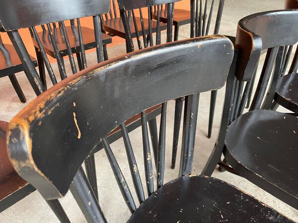 lot de 18 Chaises bistrot bois courbé patinées 60s