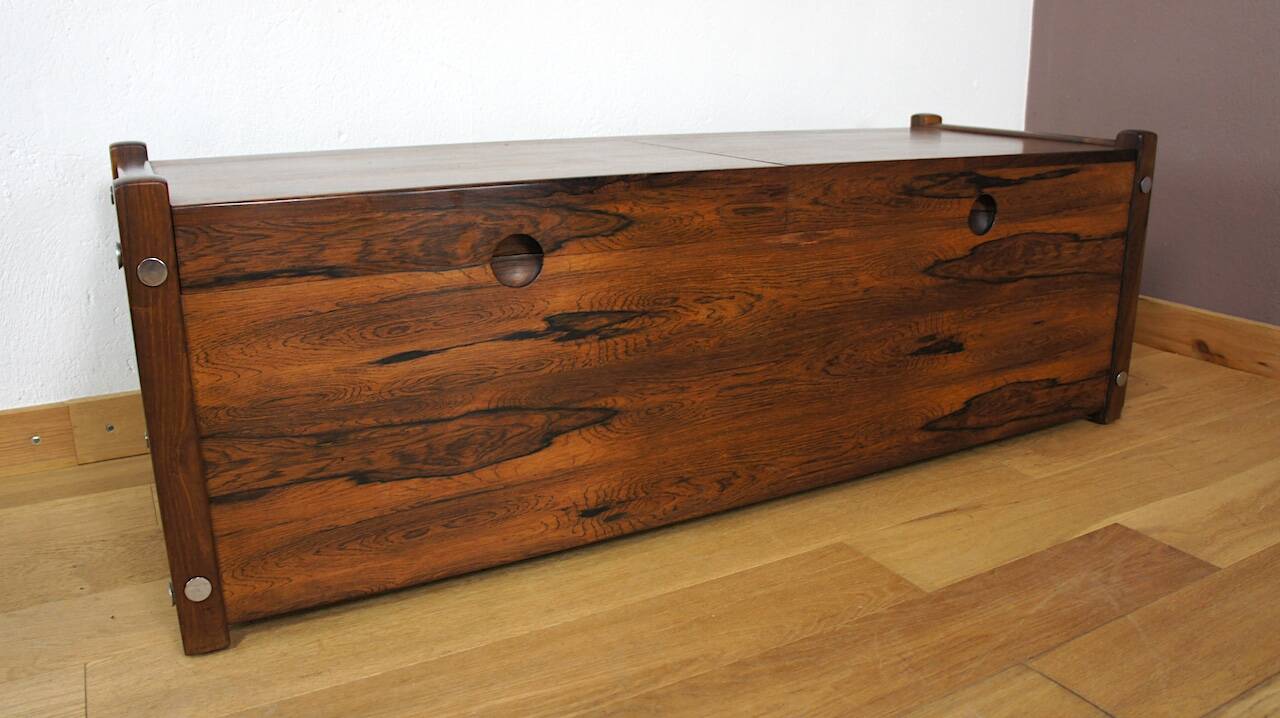 Coffre en Palissandre de Rio Réalisé par Sergio Rodrigues Design Brésilien