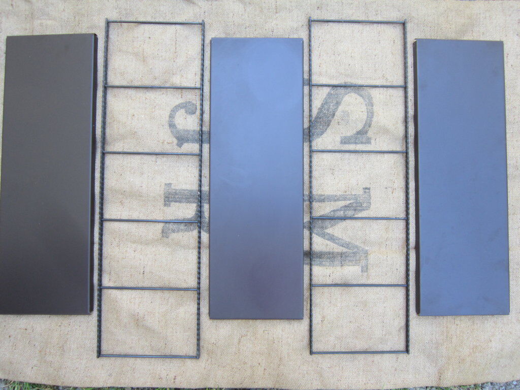 Shelf wall metal string