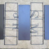 Shelf wall metal string