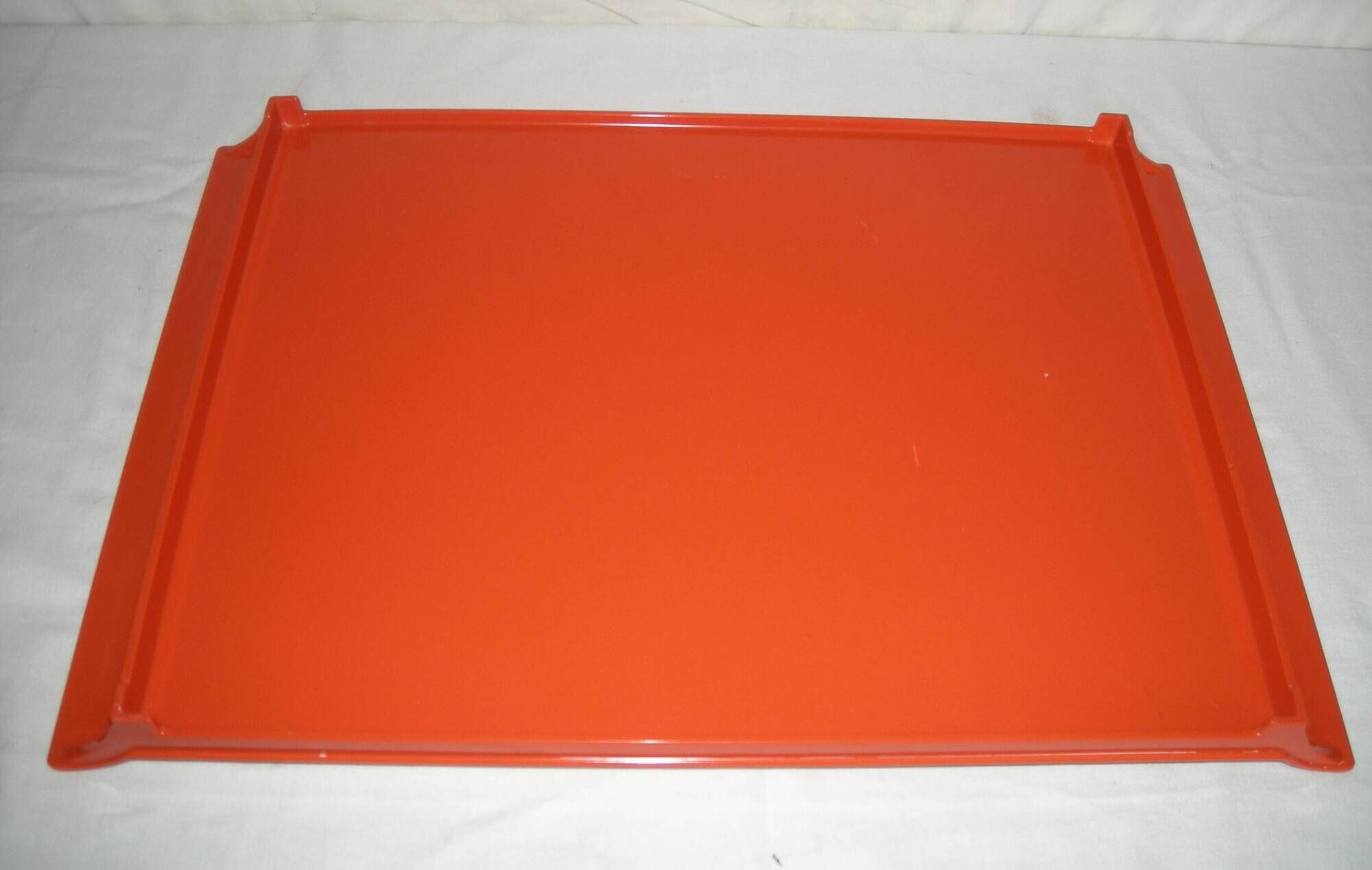 Italian orange plateau from the 60s - 70s.