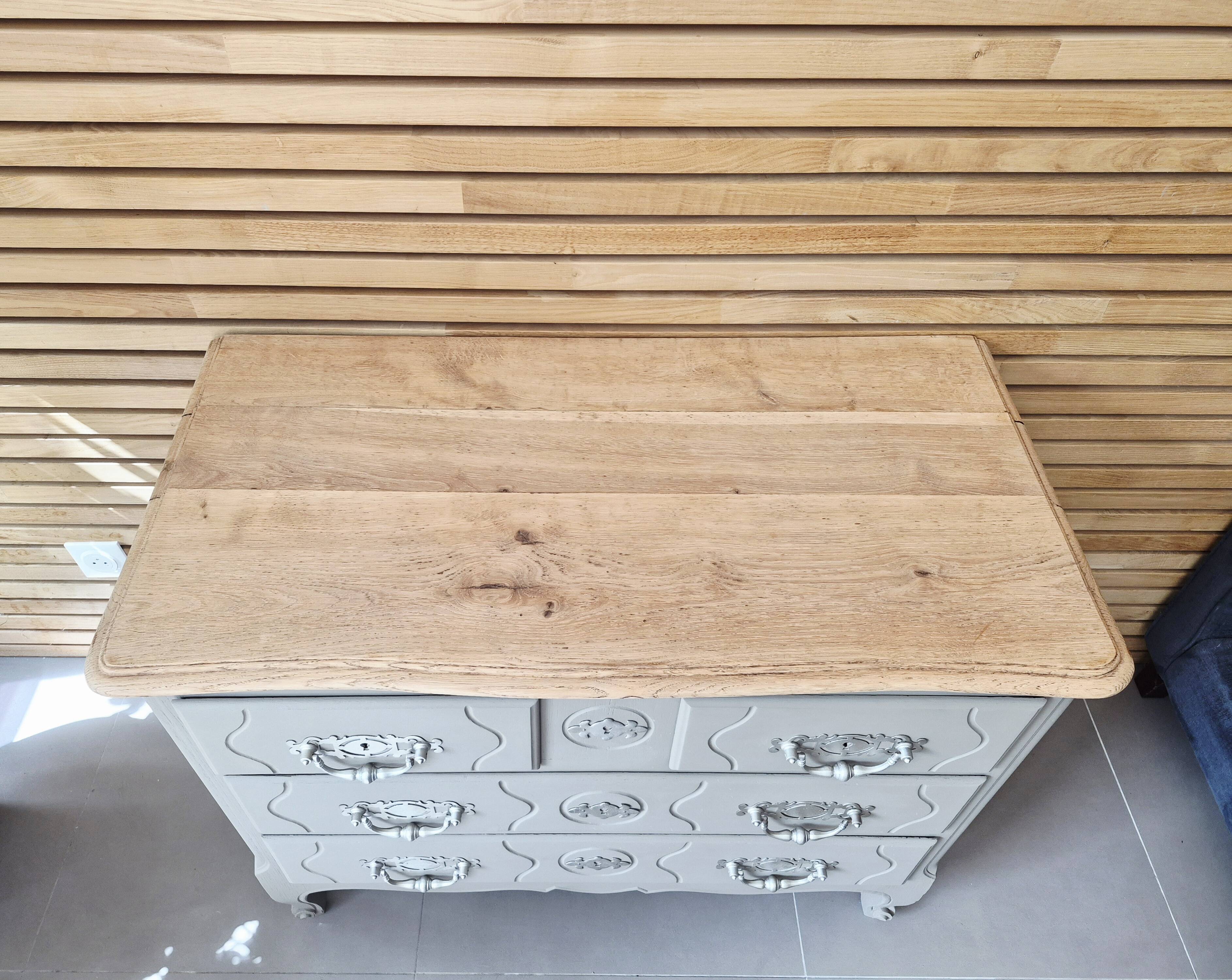 Regency style commode