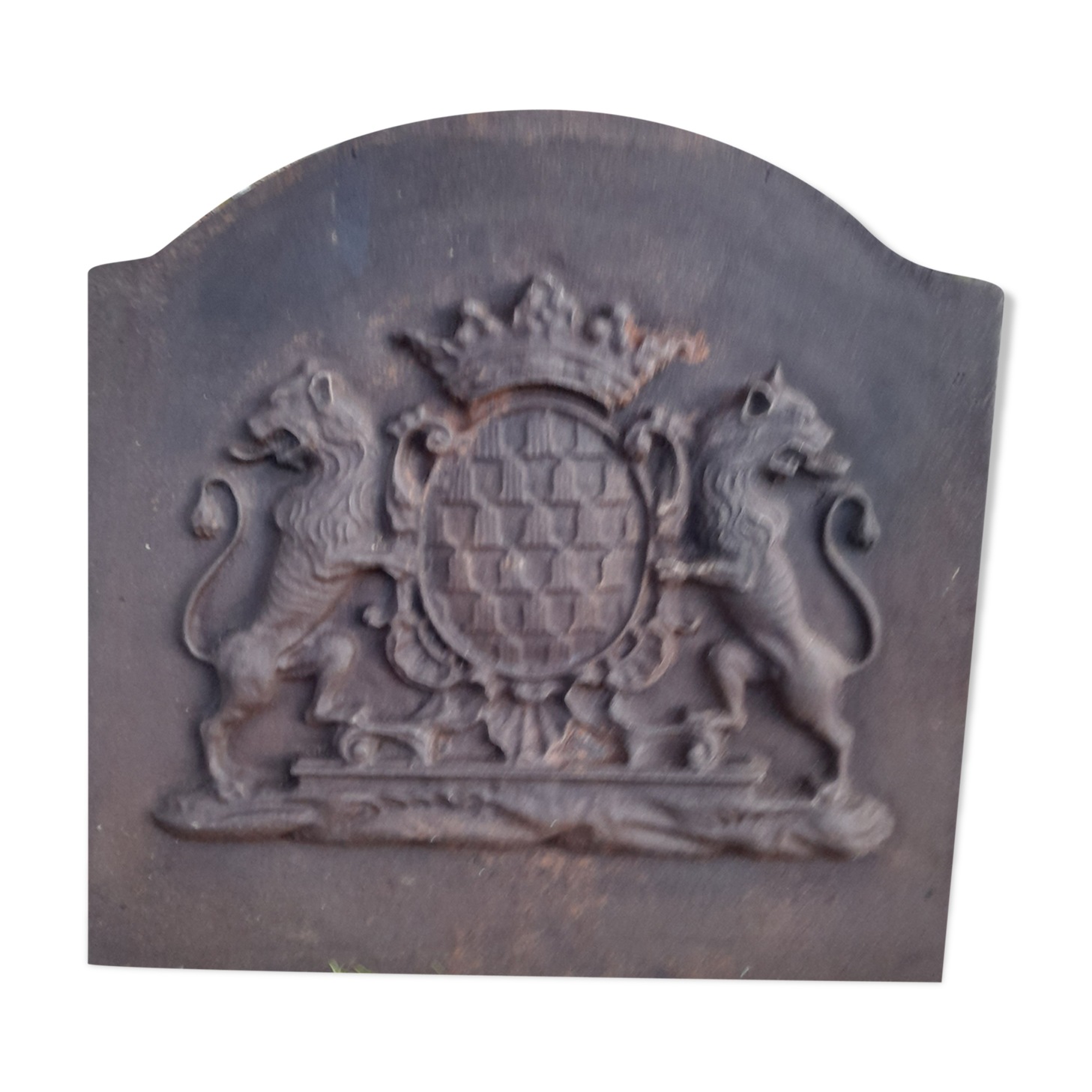 Plaque of chimney in fonte decorations with lions