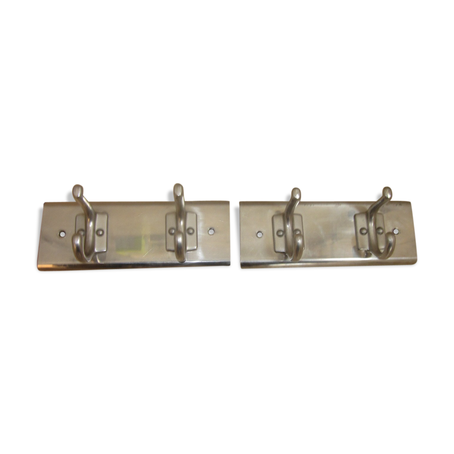 Paire de porte manteaux en aluminium