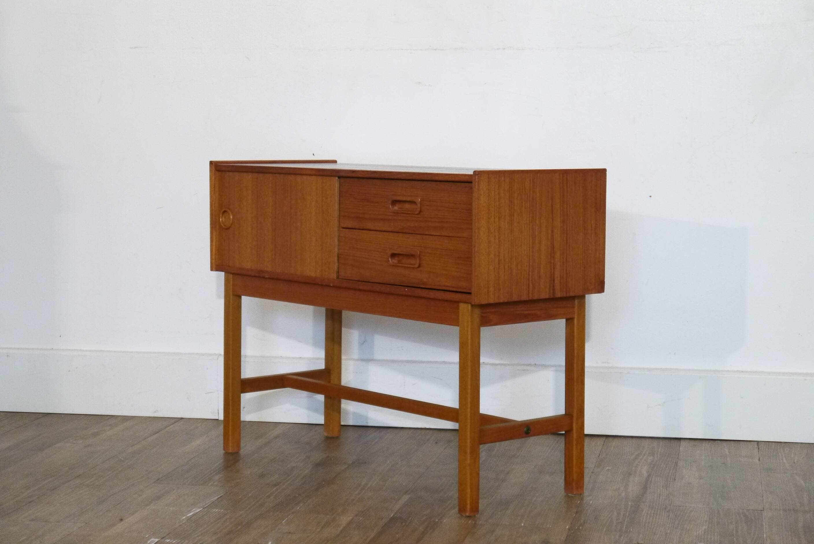 Meuble d'appoint en teck 1960