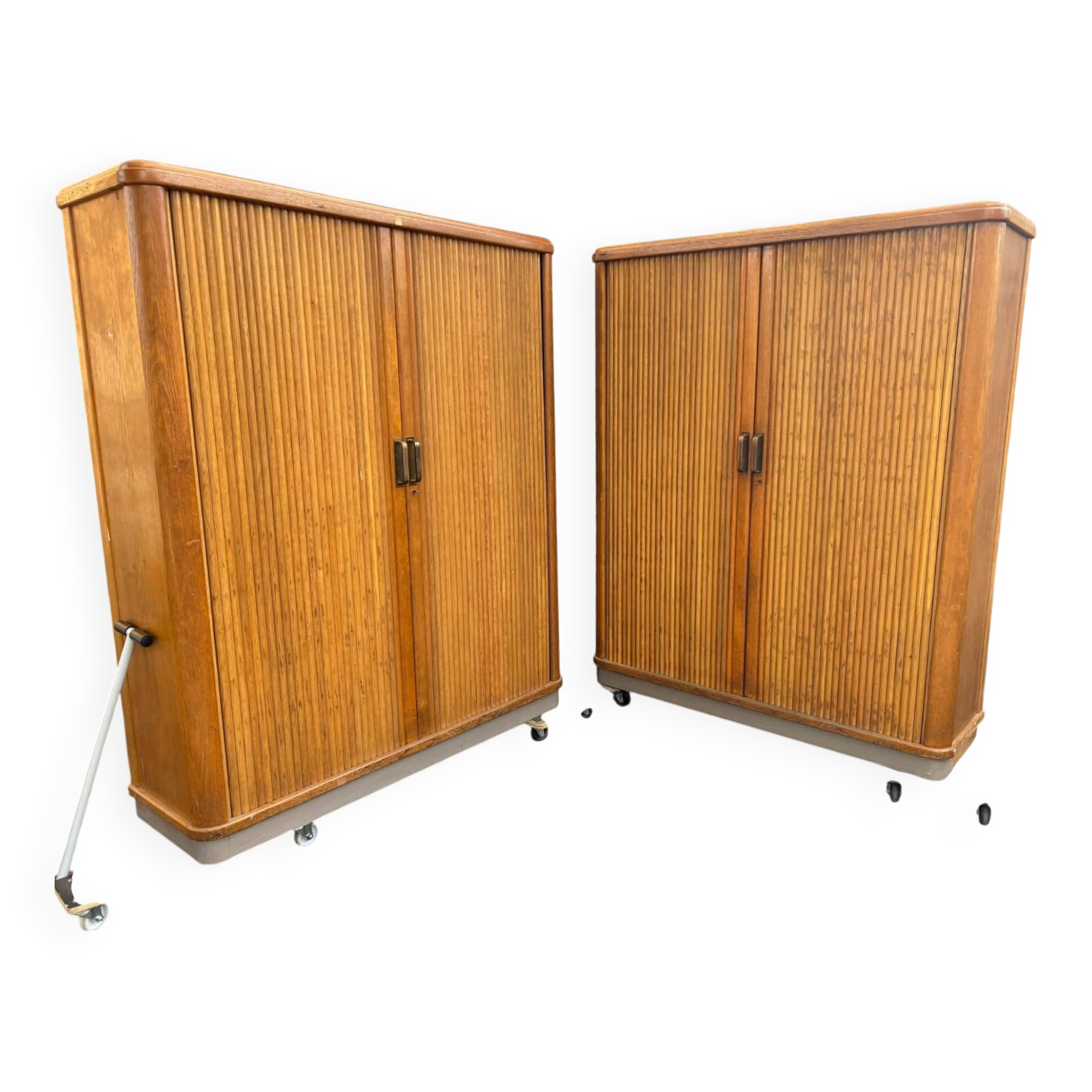 Armoire à étagères
