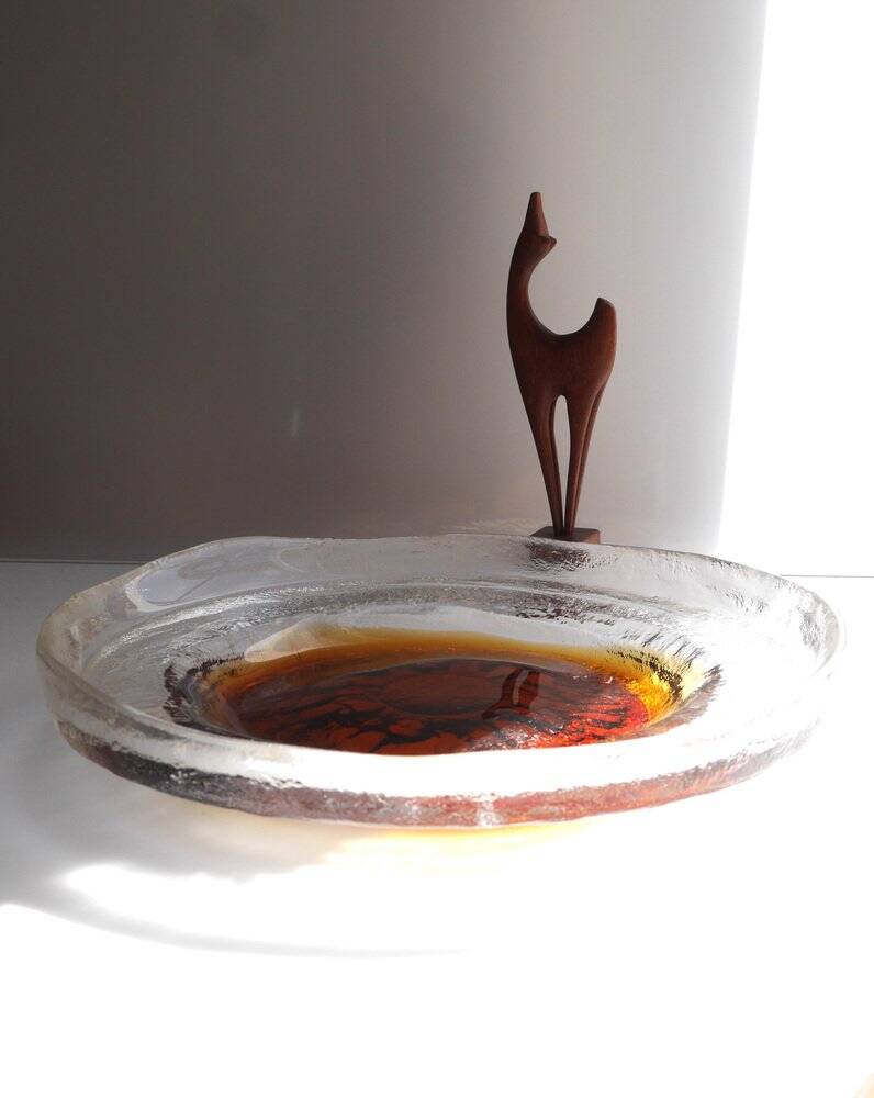 Brutalist art glass plate by Pentti Santalahti, 1970s