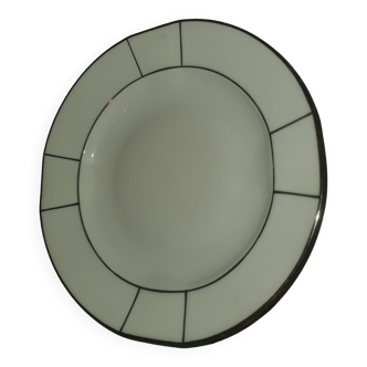 Assiette en porcelaine UML