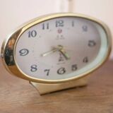 Réveil Five Rams ovale rétro, réveil vintage,horloge de bureau, horloge métal doré, horloge de table