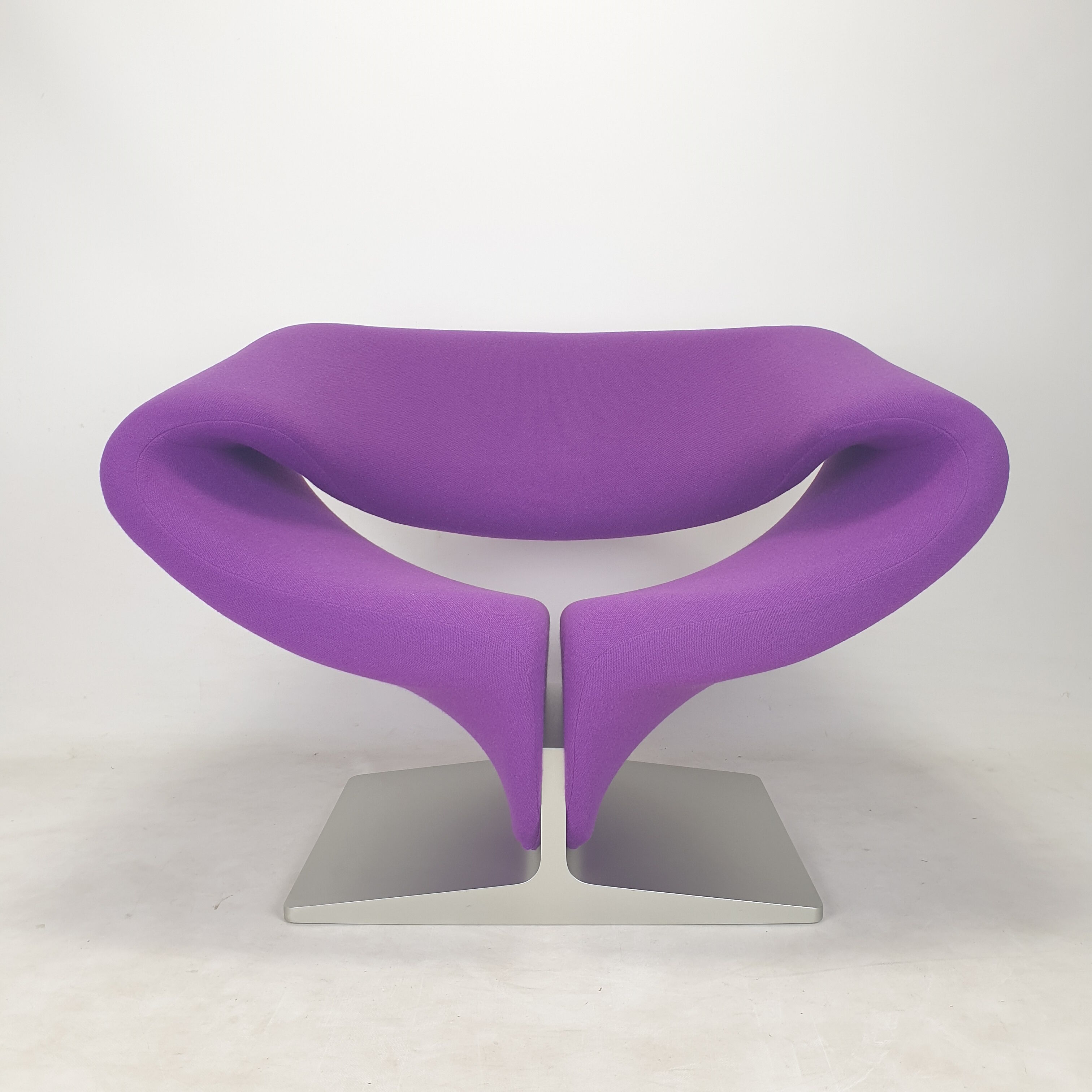Ribbon Chair by Pierre Paulin for Artifort