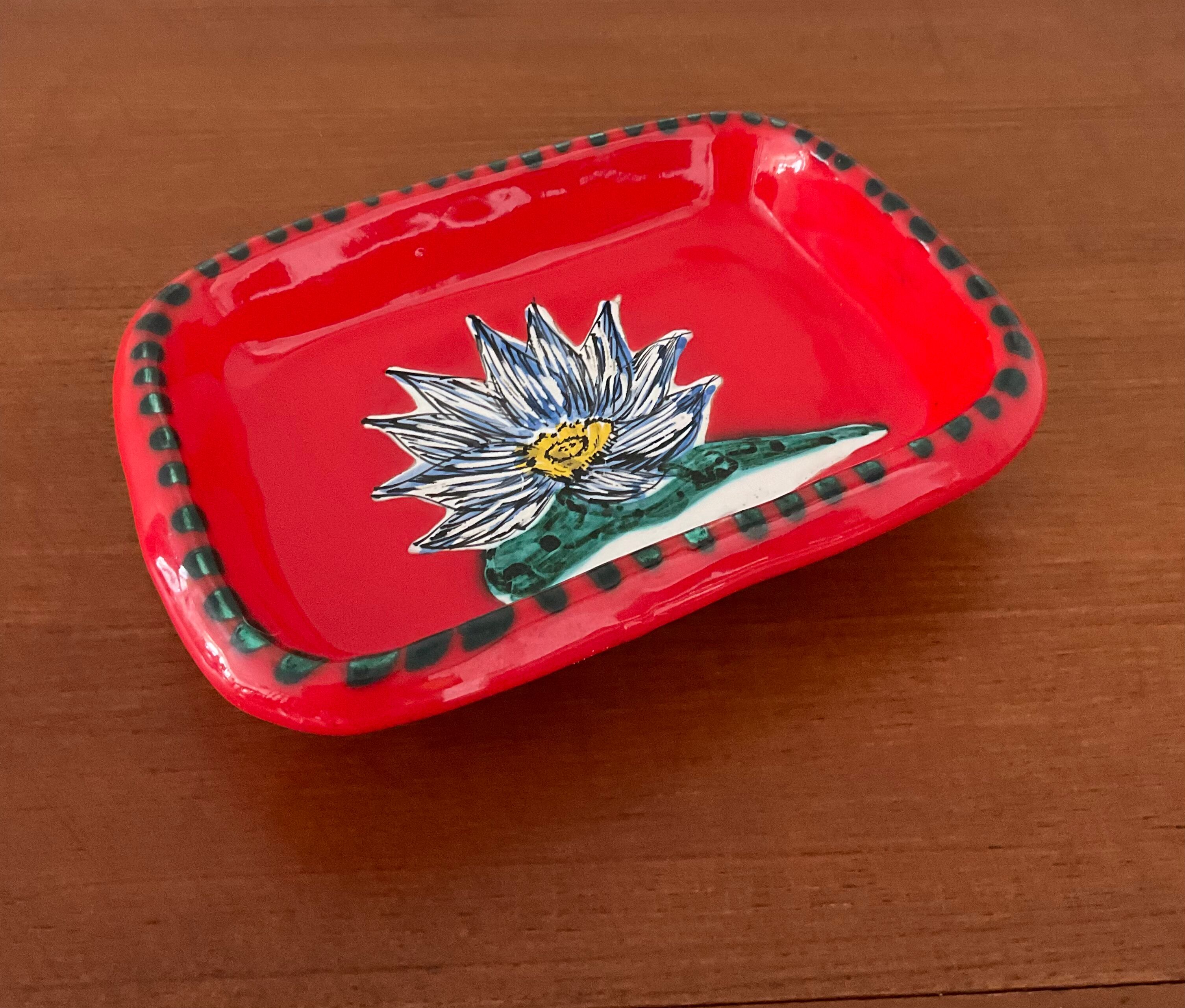 Empty vintage ceramic pocket De Vallauris