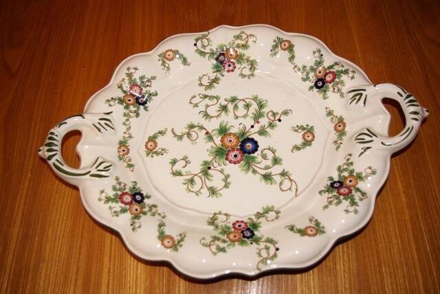 Decorative oval tureen & platter