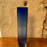 Blue and colorless glass vase with square section