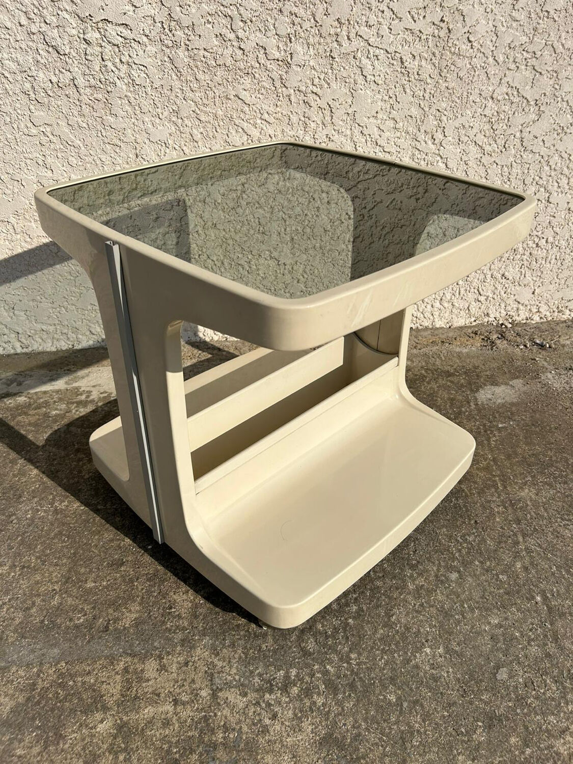 Vintage bar table / dessert