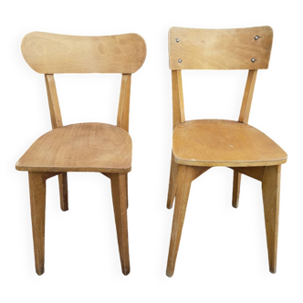 Paire de chaises bistrot dépareillées