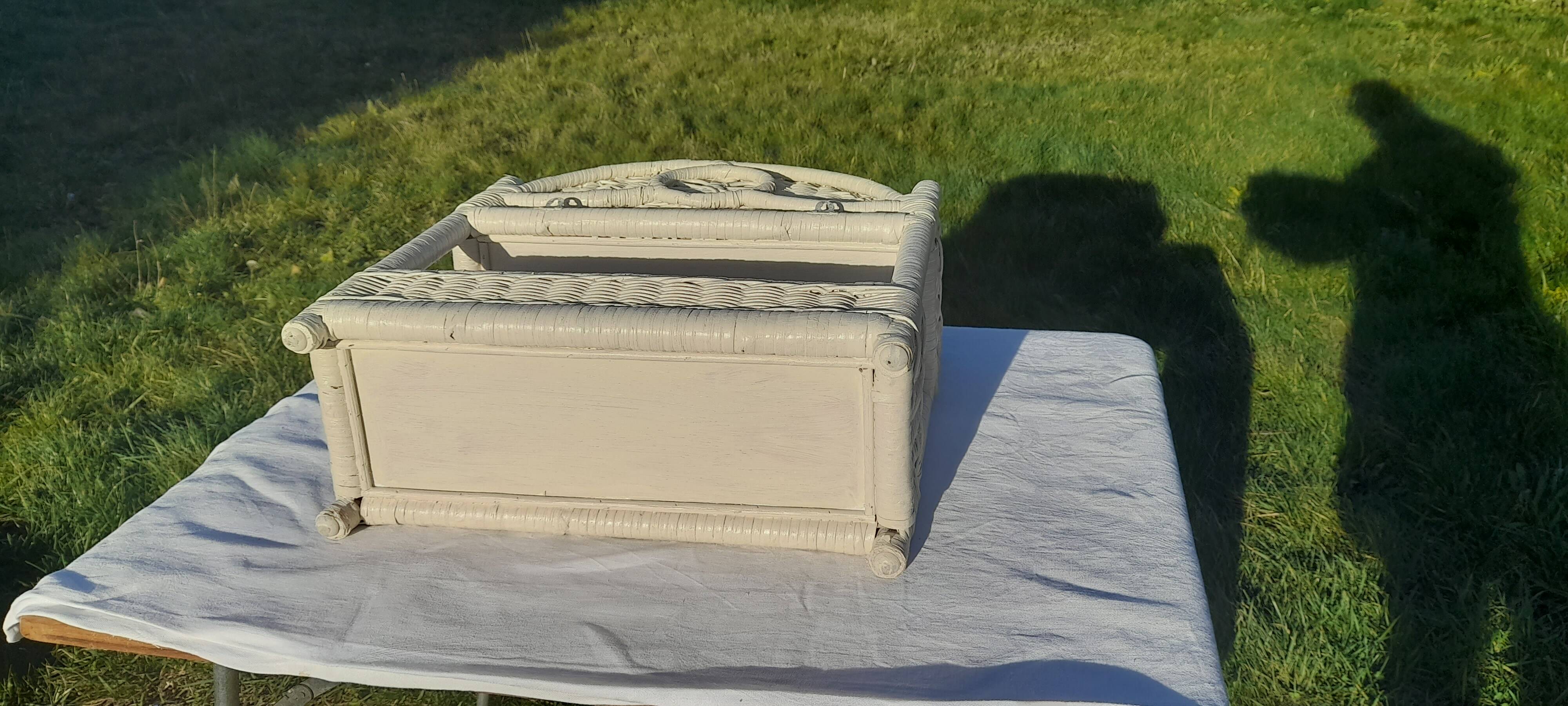 étagère murale en rotin blanc cassé H 48 cm