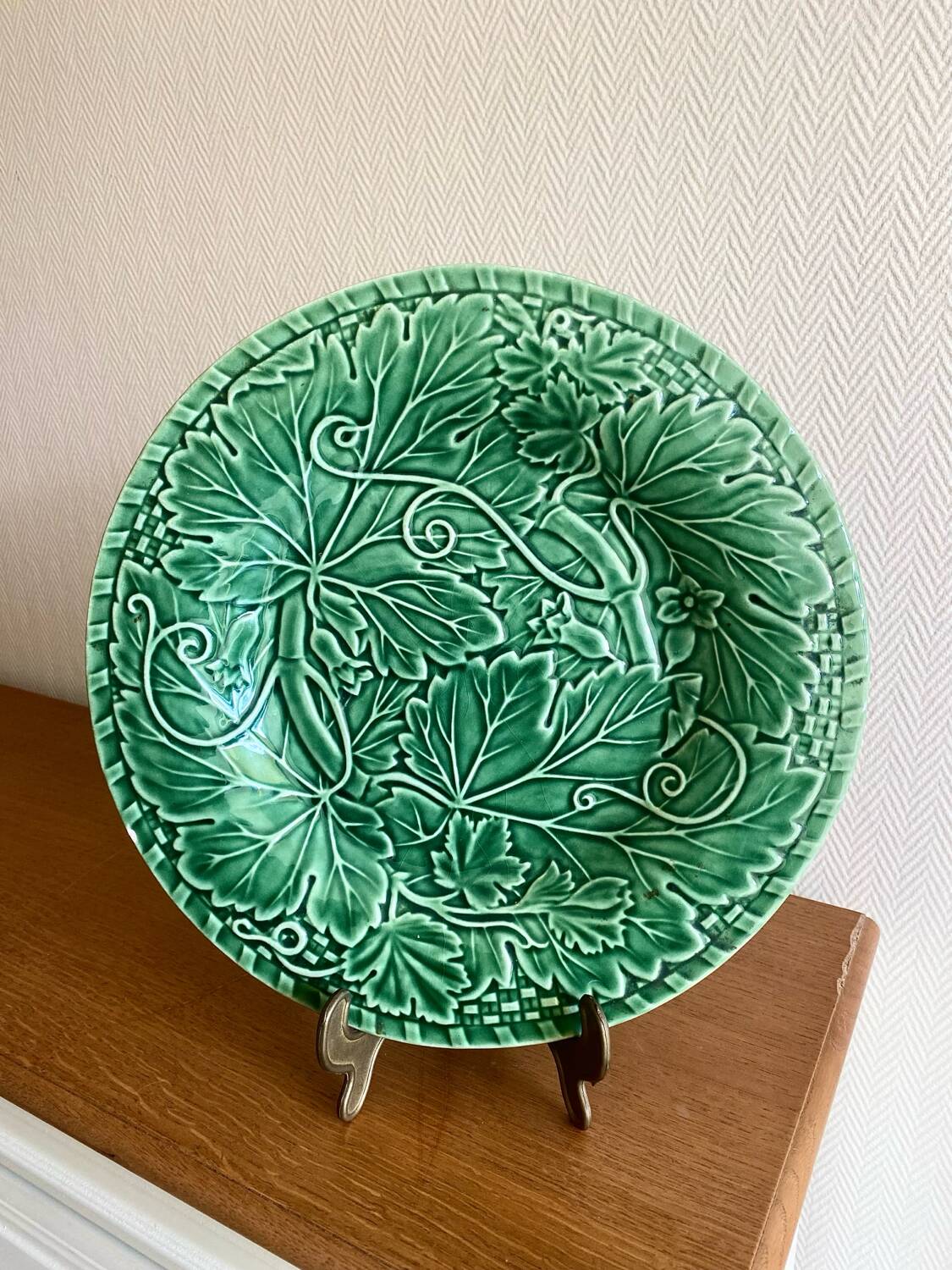 Grande assiette bordalo pinheiro feuilles verte