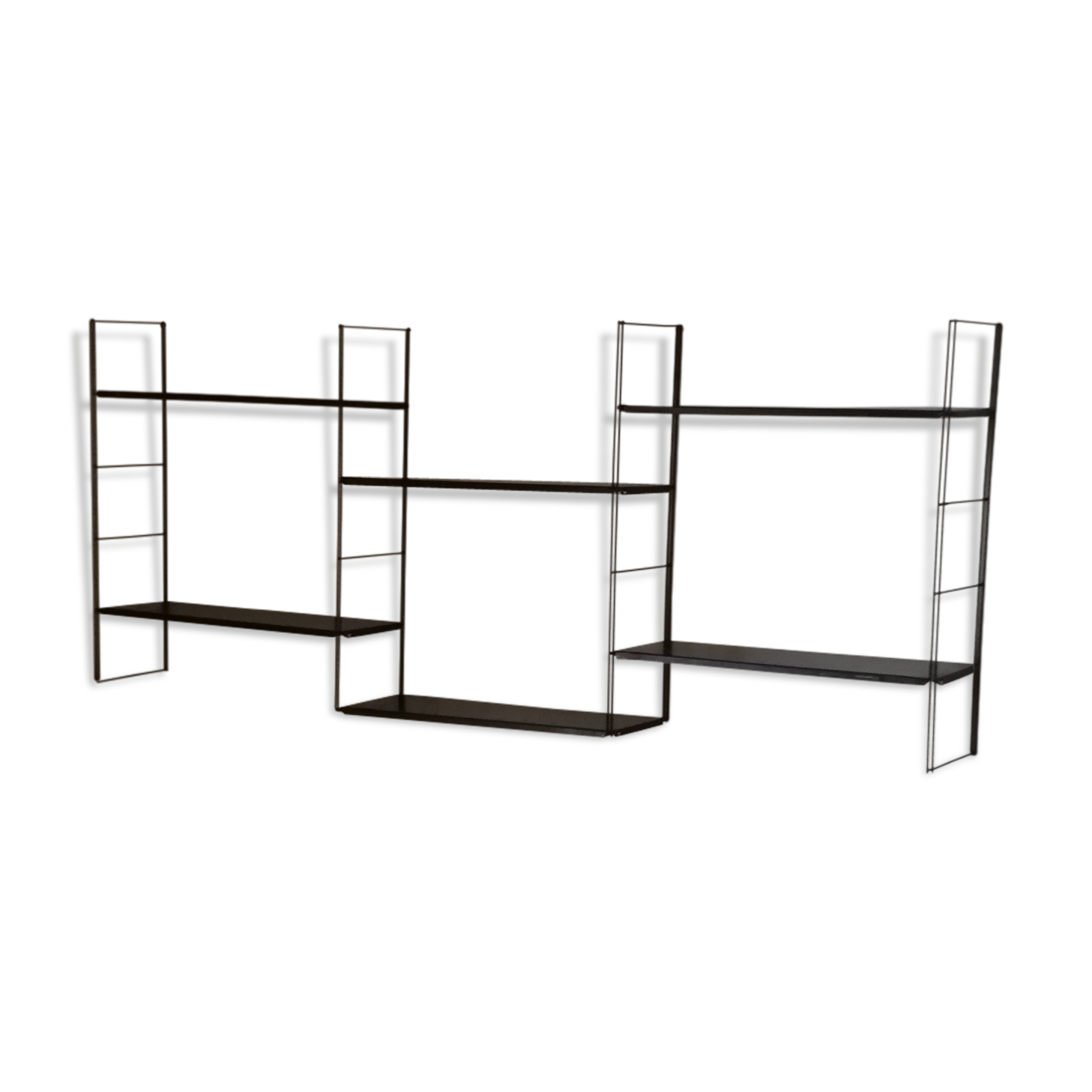 String shelf from the 1960s