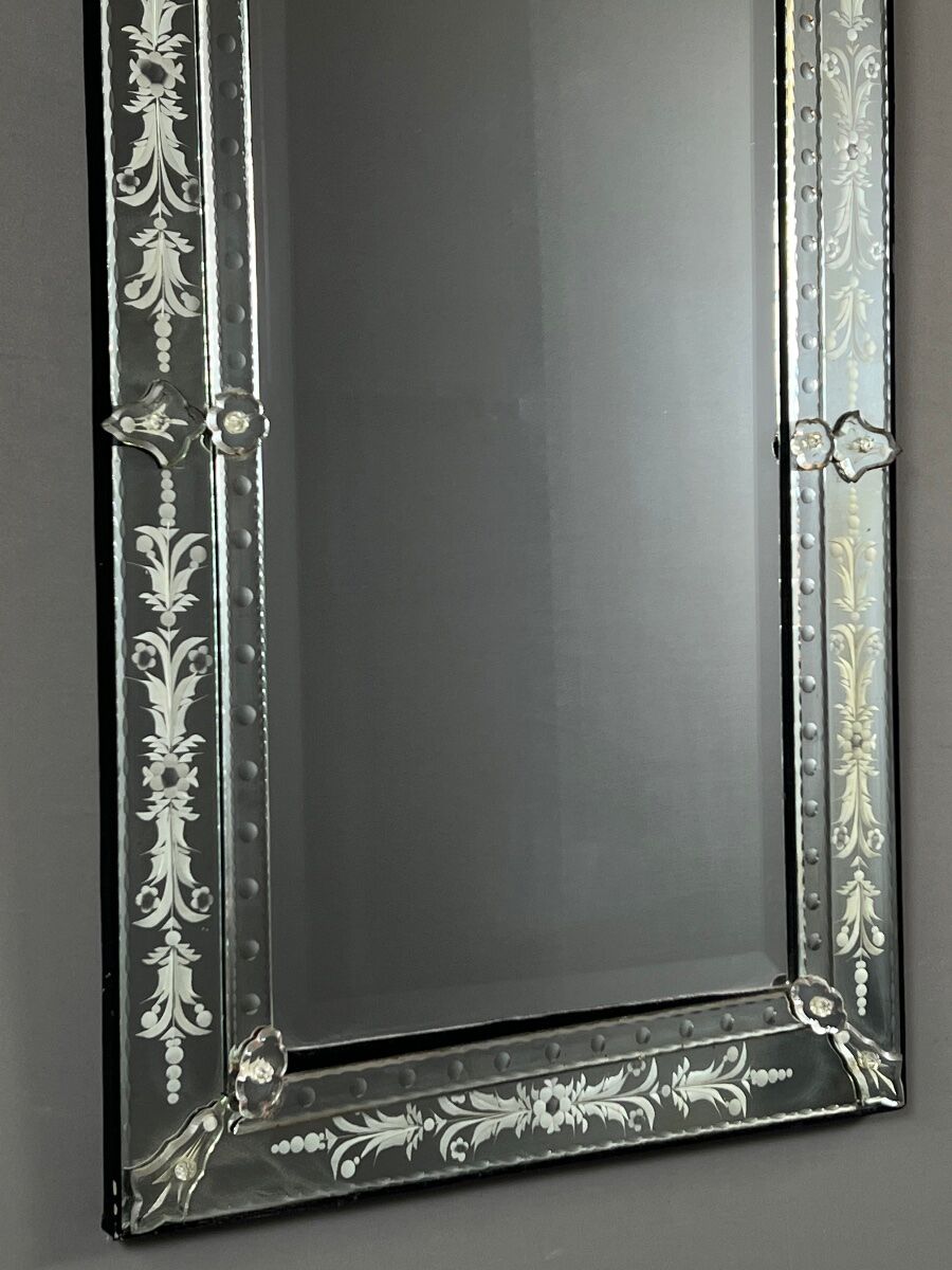 Venetian mirror engraved with floral decoration, 20th century