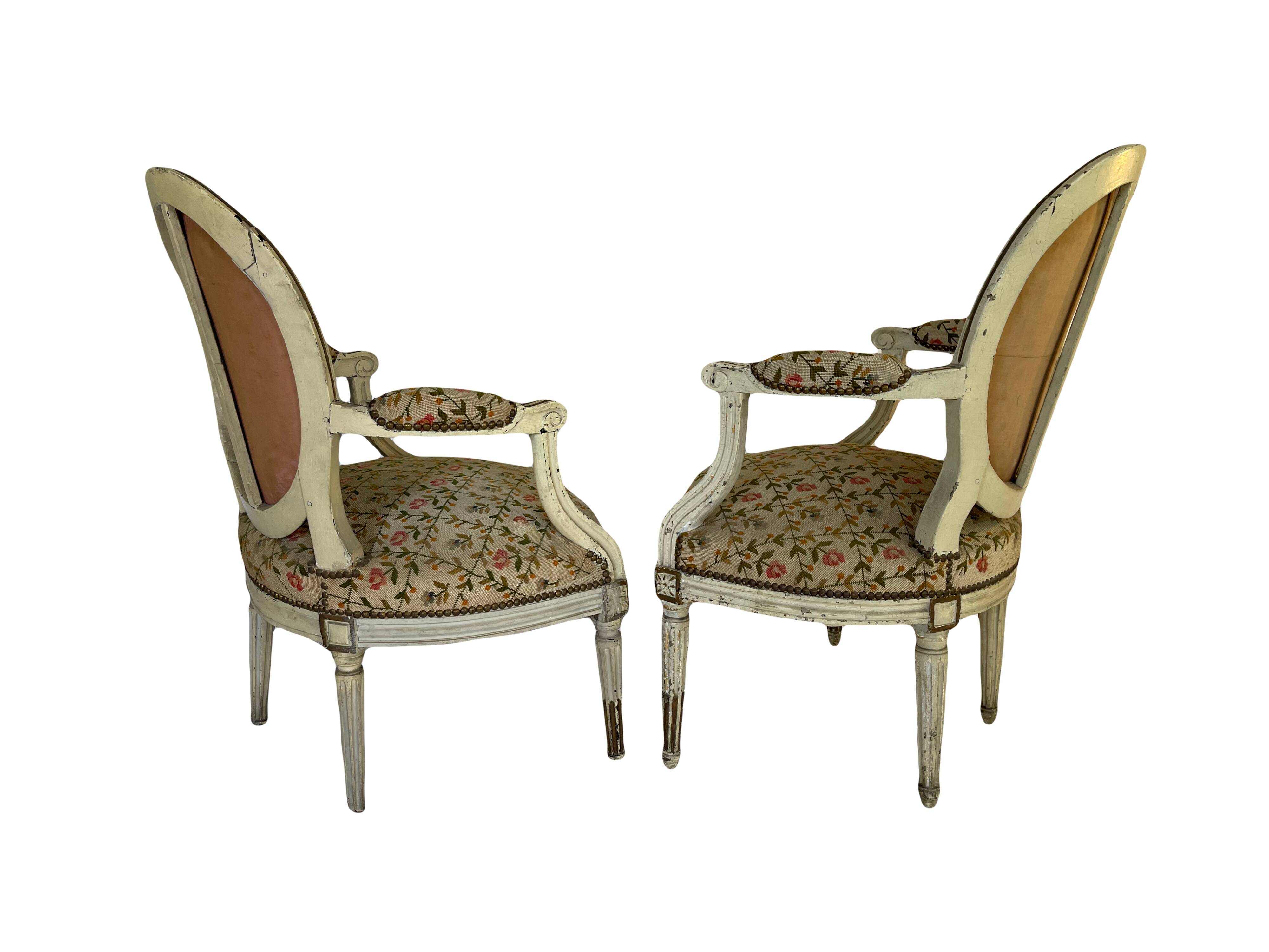 Ensemble de fauteuils médaillon époque Louis XVI, 18ème