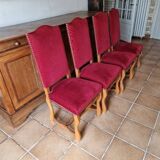 Ensemble de 4 chaises style Louis XIII en velours Bordeaux