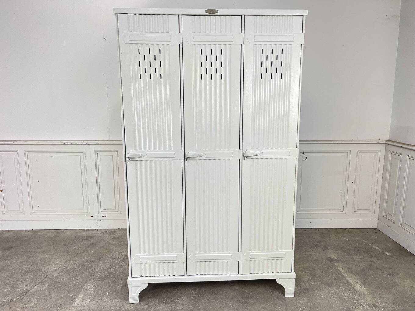 Wardrobe 1930 Strafor