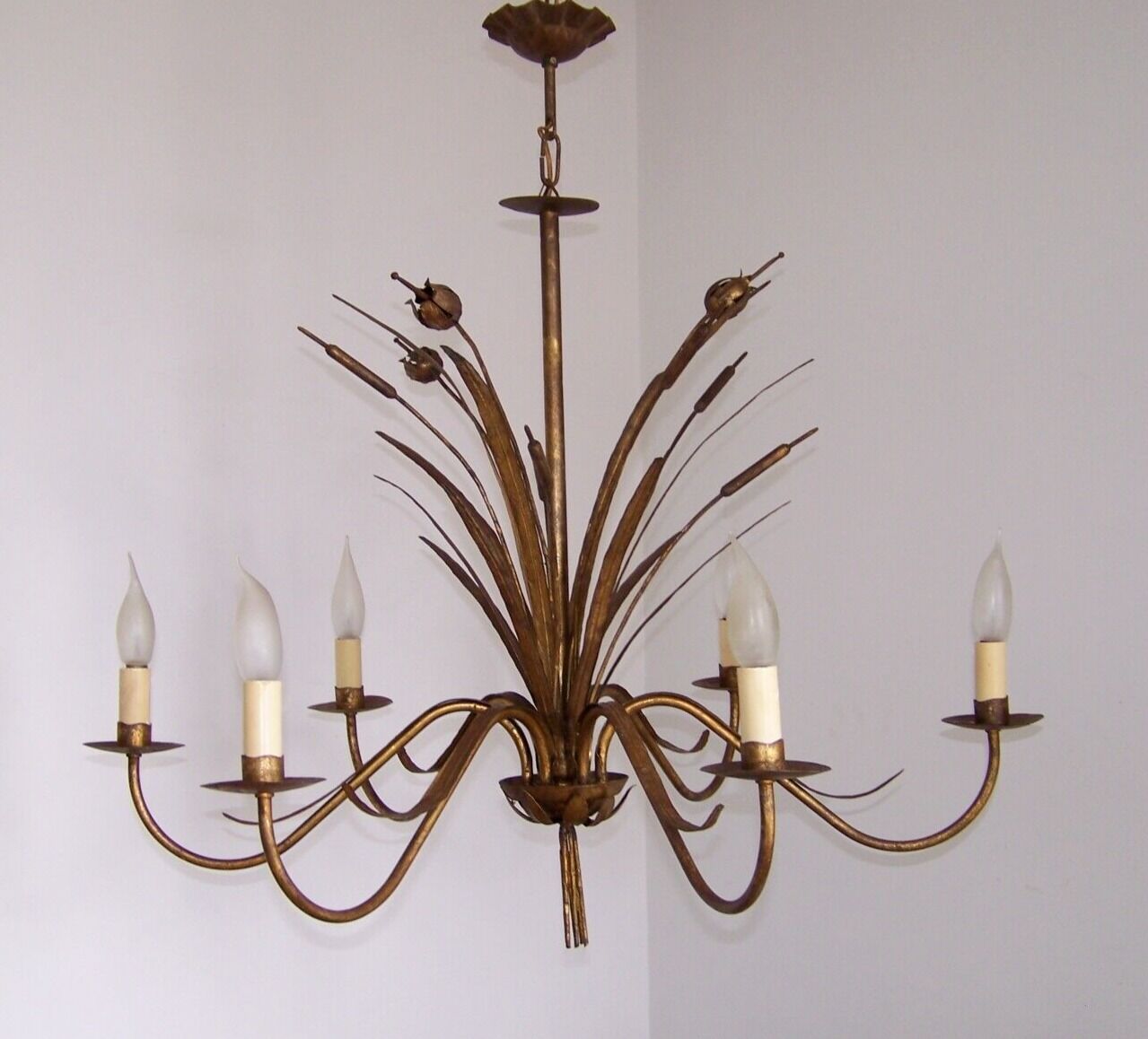 Hollywood regency style bull rush gilt metal toleware 6 light chandelier 4369