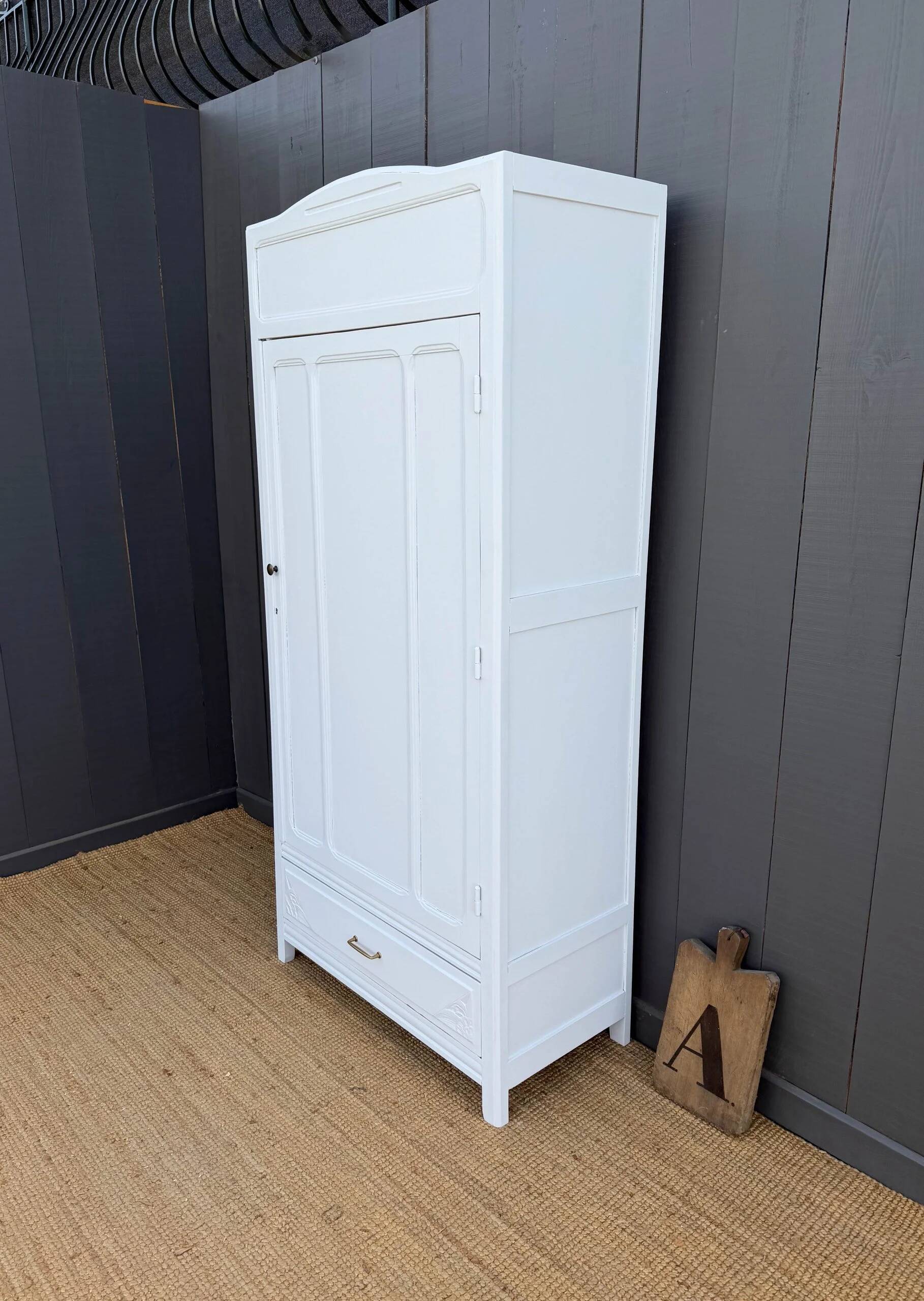 Armoire parisienne