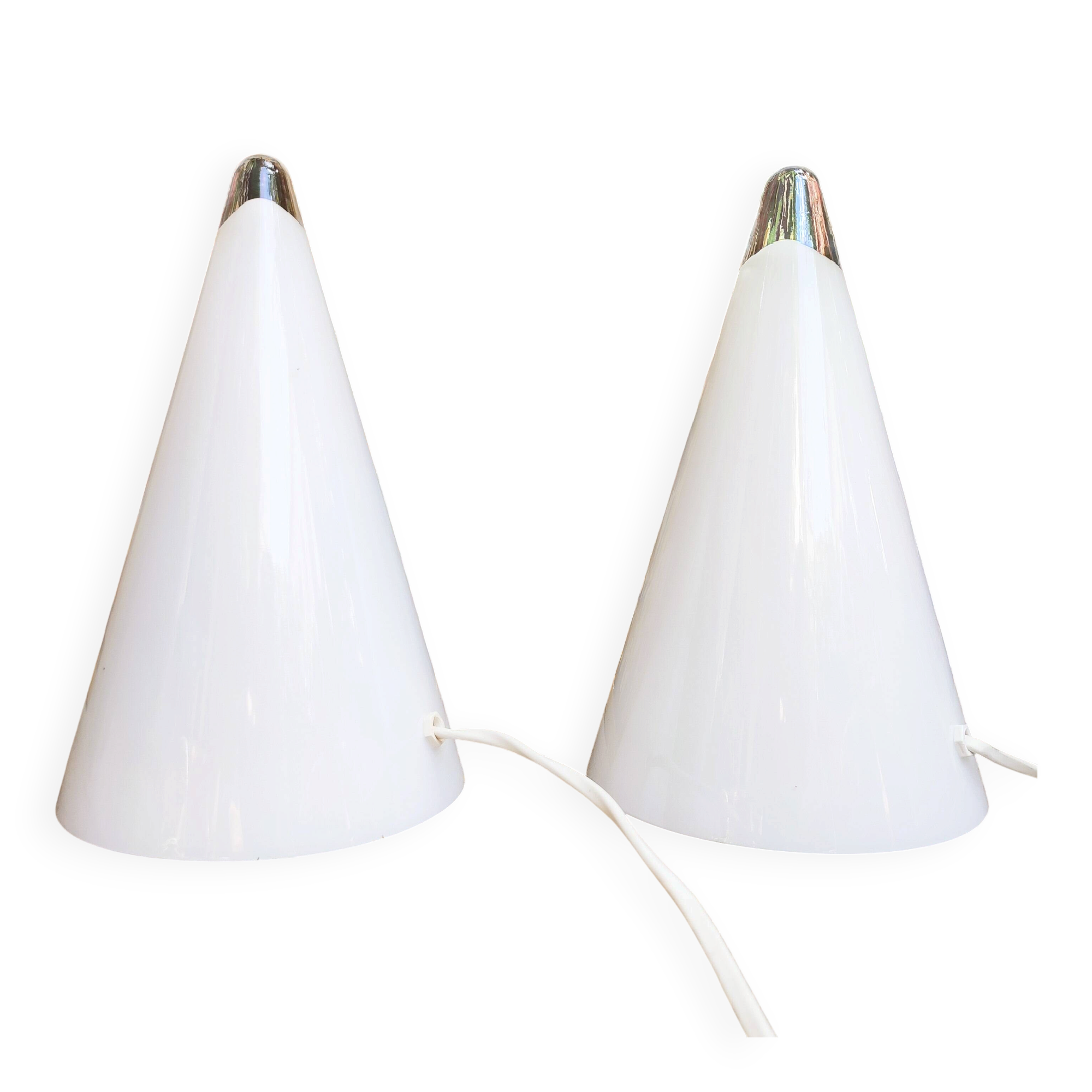 Paire de lampes teepee en verre blanc