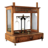 Pharmacy precision balance 1883