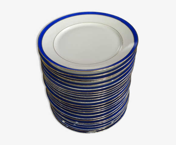 24 assiettes plates en porcelaine de Limoges, bleu de four, ø 23,3 cm