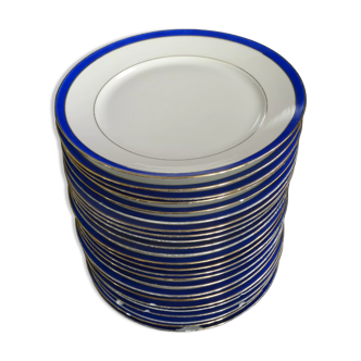24 flat plates in Limoges porcelain, bleu de four, ø 23,3 cm