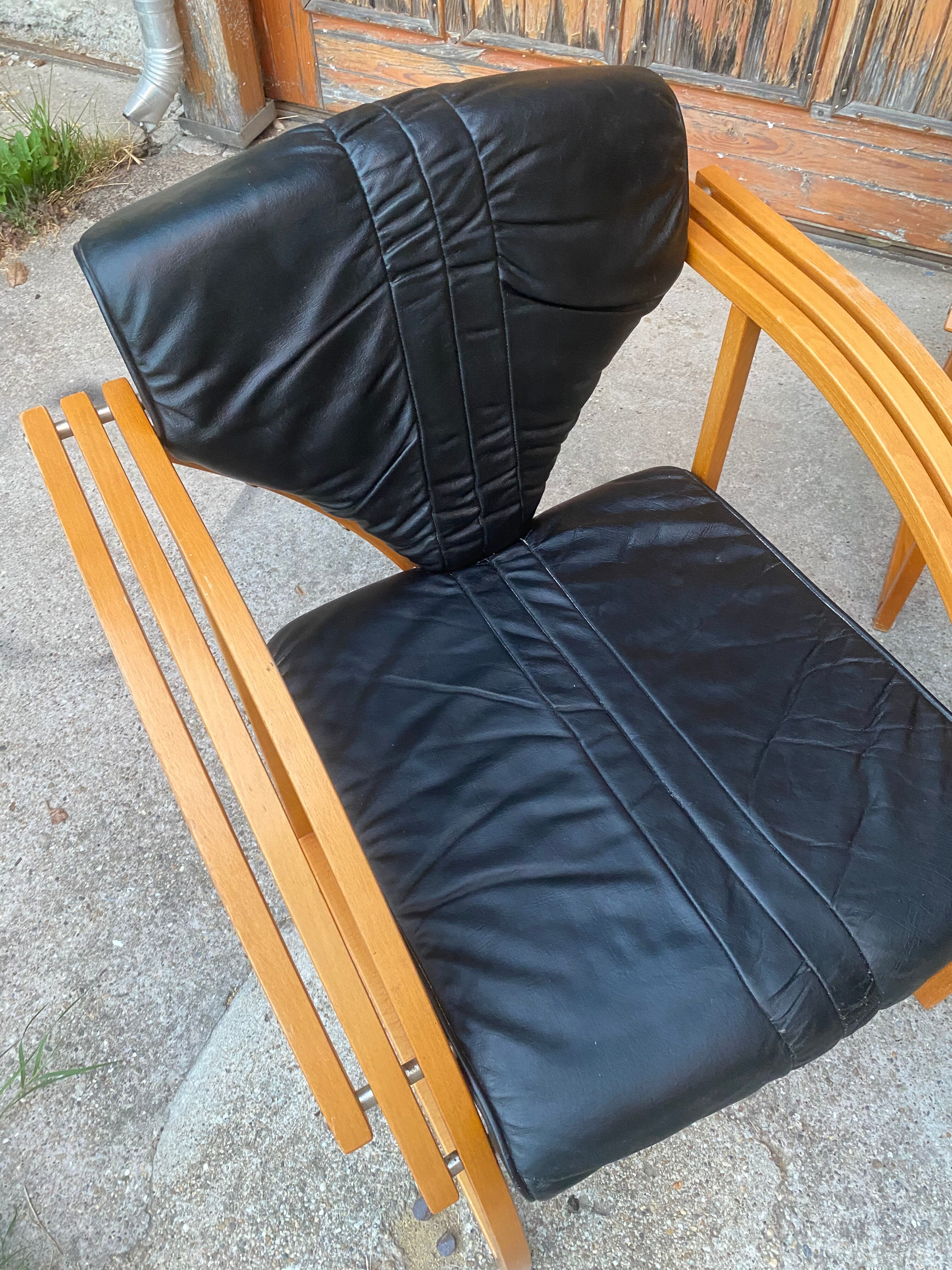 Mid-century leather sofa, 2 fotels, and table in sett