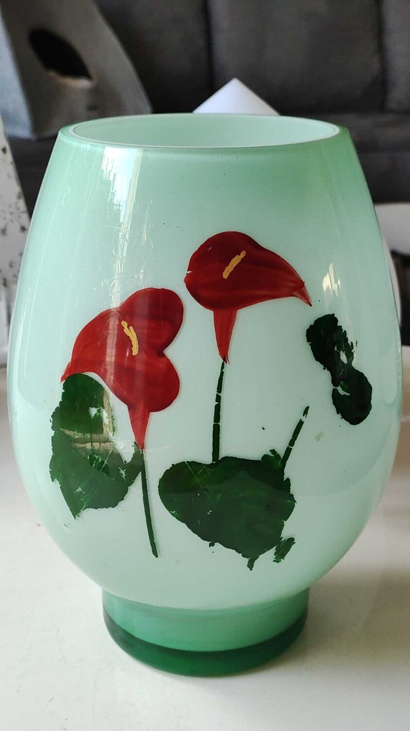 Vase in opaline crystal, red arum flowers. Vintage