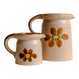 Set of 2 ceramic pitchers