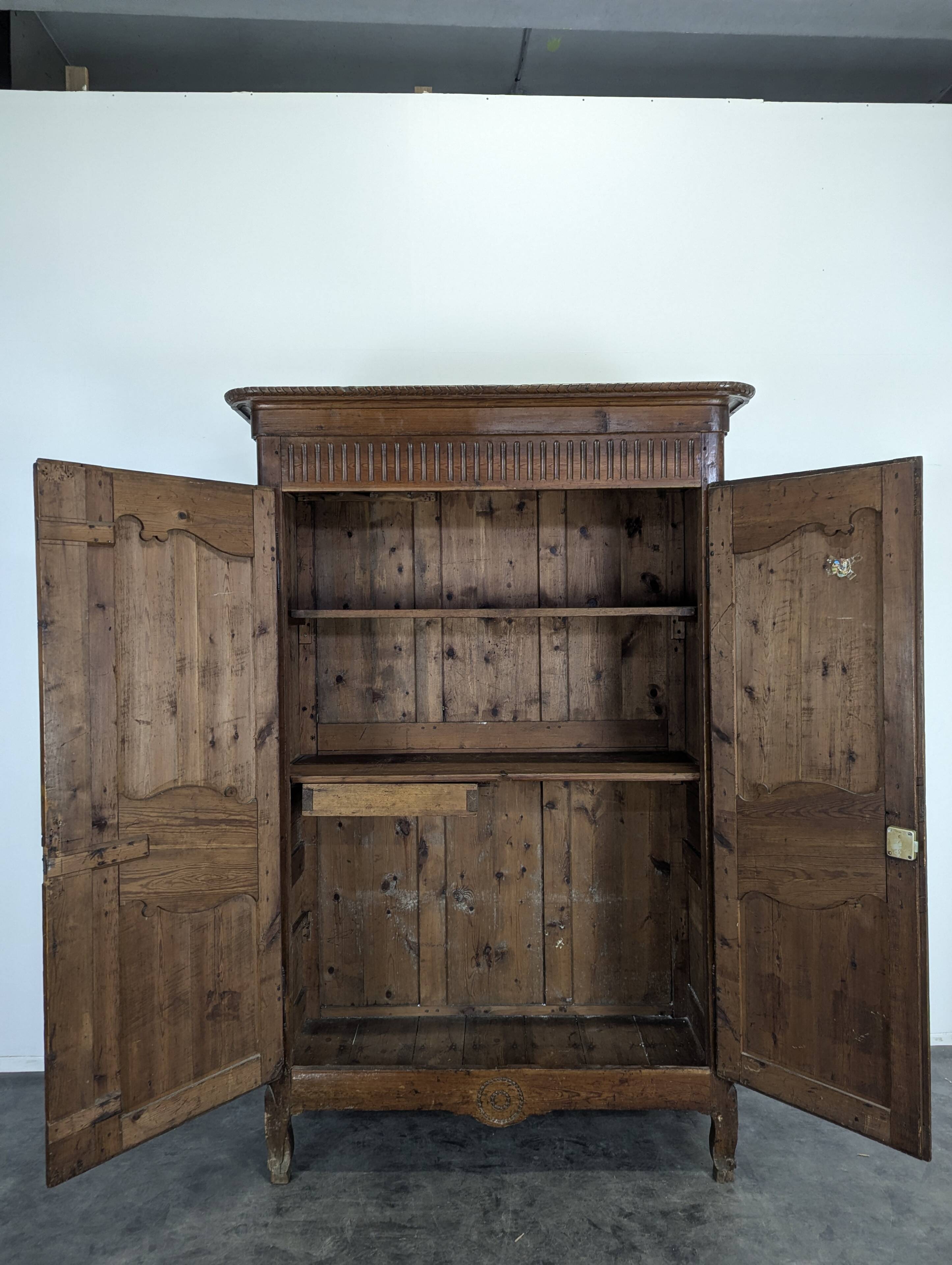 Norman wardrobe in solid pine