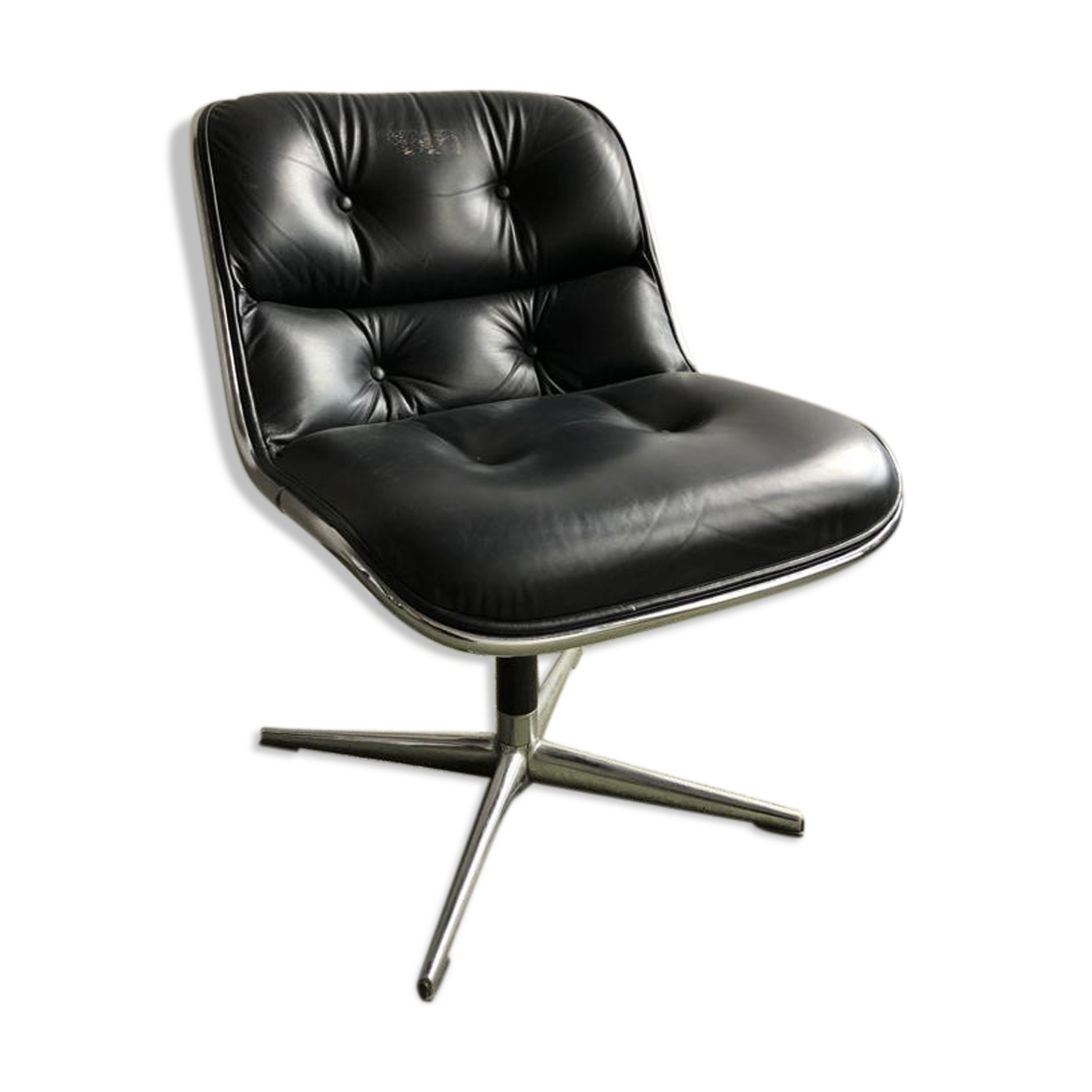 Designer Charles Pollock's Executive Chairs for Knoll