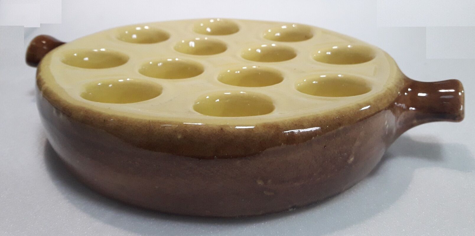 Dish or plate for 12 vintage snails (1)